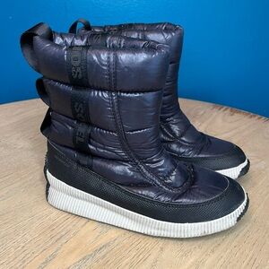 Sorel Women’s Out N About Puffy Mid Boots Navy Blue Waterproof Snow Size 6.5
